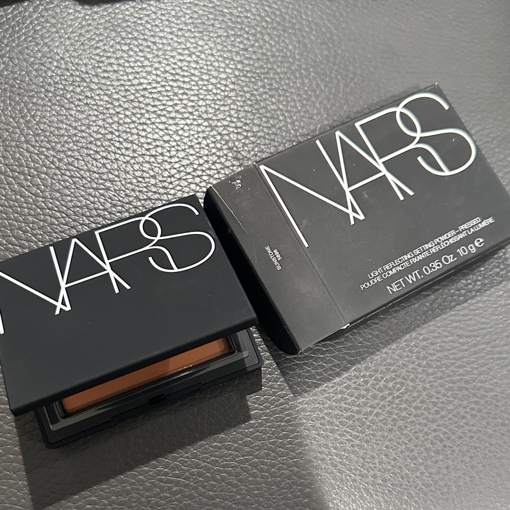 NARS light reflecting setting powder
